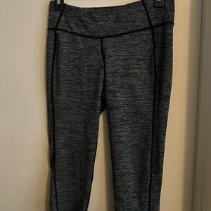 Old Navy Cropped Workout Leggings